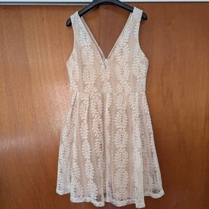 Lulu's White Sleeveless V-Neck A-Line Lace Mini Dress Large Wedding Evening